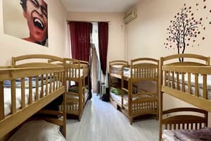 Хостел Dja Hostel. Место в общем 8-местном номере Бордо 7