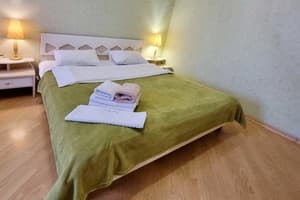 Home-Hotel на левом берегу ул. Митрополита Андрея Шептицкого, 1-а 8