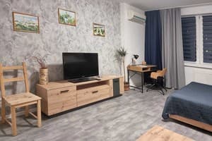 Home hotel вул. Раїси Окипної 1